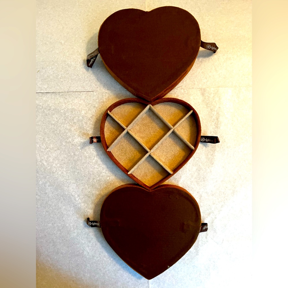 Brighton FILL YOUR HEART  Suede 7" Heart Shaped Jewelry Box/Organizer - Picture 7 of 13